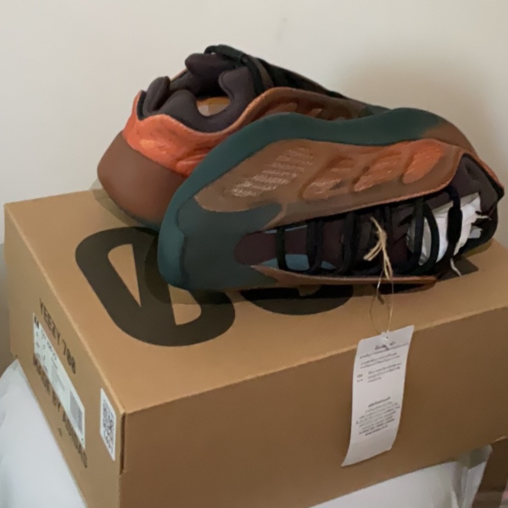 Yeezy 700 V3 Men's Shoes - Orange and Brown